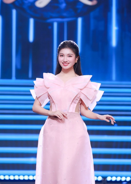 Phương Nhi từng tích cực xuất hiện trong các sự kiện giải trí, chương trình. Ảnh: FB Phương Nhi.