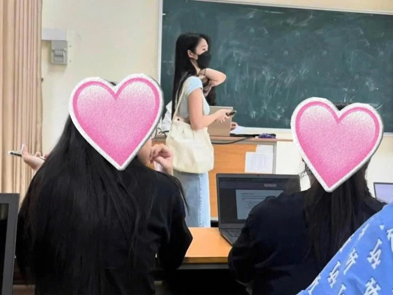 Vào tháng 9/2024, hình ảnh Phương Nhi xuất hiện trong lớp học gây chú ý. Ảnh: Saostar.