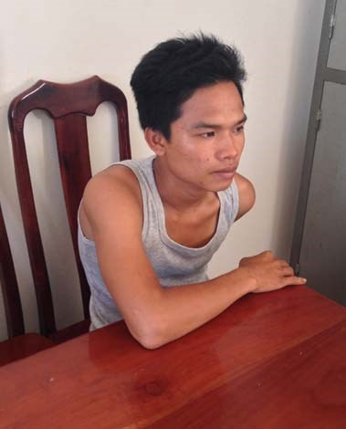 Thieu tien mo tiec chia tay doc than, chu re di cuop