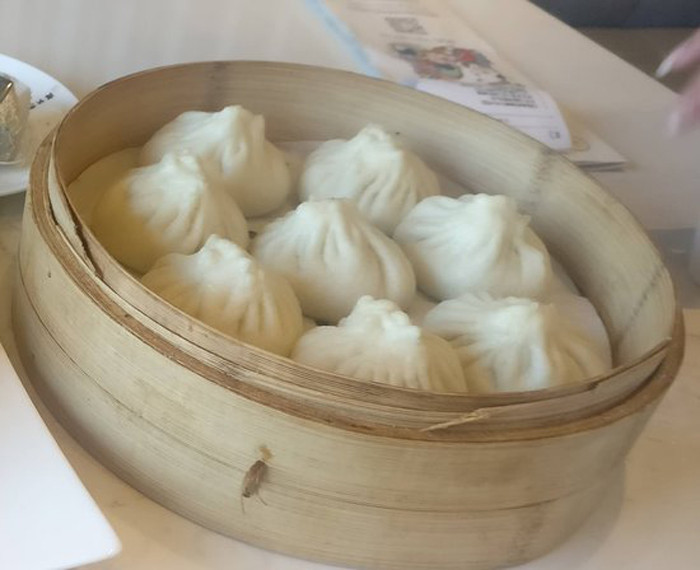 Chính sự kết hợp hài hòa, kỳ công suốt thời gian dài, nhiều tiệm bánh bao “copy” công thức nhưng không nơi nào vượt mặt được Cẩu Bất Lý về độ thơm ngon.