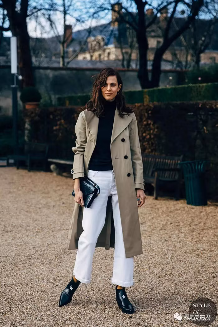 Được đánh giá cao ở các thiết kế thời trang năm trước, năm nay sức hút của màu xám vẫn không hề giảm nhiệt nhờ tính đa dụng.