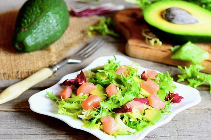 Thành phần cá hồi chứa nhiều omega-3, góp phần tăng cường quá trình trao đổi chất béo mà còn giúp chống lão hóa hiệu quả.