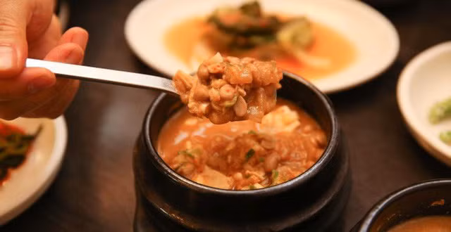 Chính nguyên liệu dễ kiếm mà lại chứa nhiều dưỡng chất, vitamin, tốt cho hệ tiêu hóa nên cheonggukjang tồn tại đến tận ngày nay.