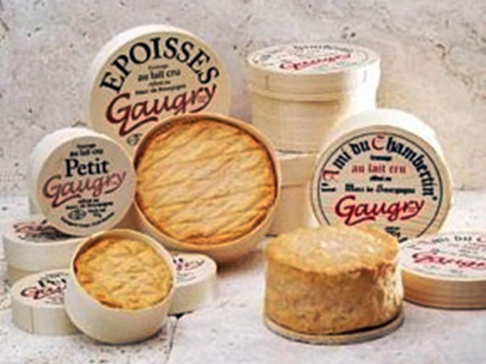 Phô mai Époisses thường có hình tròn với đường kính: 10 cm và 18 cm,