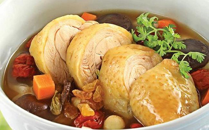 Không bỏ qua protein trong thịt. Không ít người nhầm tưởng ăn thịt làm tình trạng huyết áp cao, mỡ máu, tiểu đường chuyển xấu. Thực tế, các axit amin, protein và chất béo có trong thịt đều là những dưỡng chất cần thiết cho cơ thể con người.