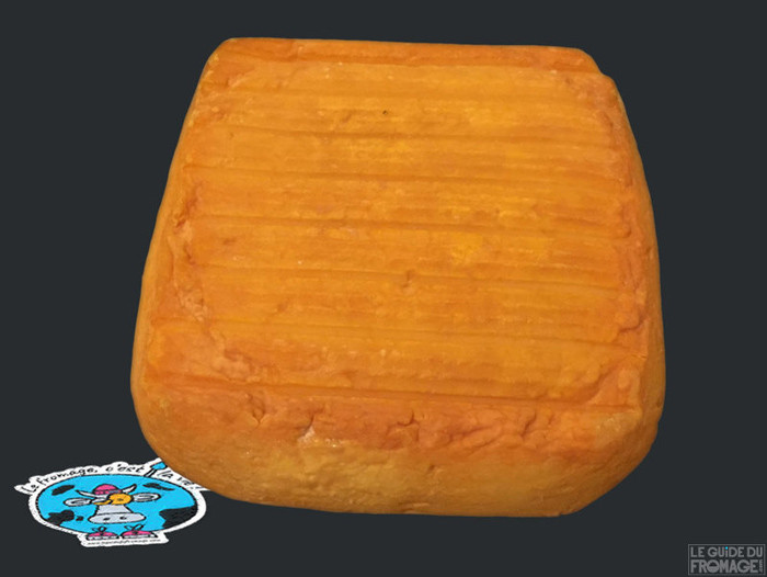 Sữa được đúc vào các khuôn, ướp cùng loại bia sản xuất bởi nhà máy Saint Léonard - gần Boulogne sur Mer. Tiếp đó, nó được để ráo nước đặt trong hầm bảo quản.