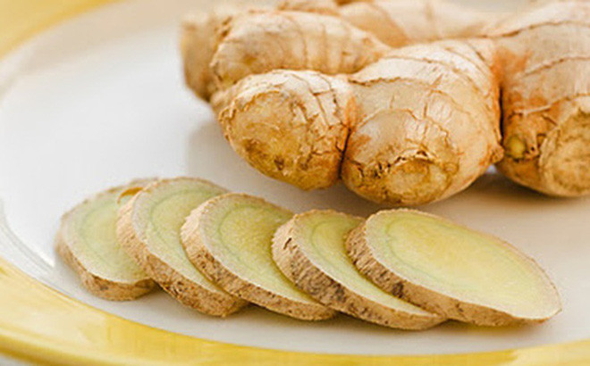 Y học cổ truyền Trung Quốc cho rằng, ruột gừng có vị hơi hăng, tính ấm, có tác dụng giúp cơ thể bài tiết mồ hôi, giải uất, giảm nôn, khử trùng.