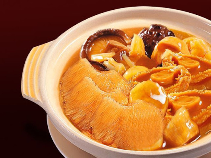 Thể hiện đỉnh cao tinh hoa ẩm thực Trung Quốc, món ăn “Phật nhảy tường” nhiều lần được chọn để phục vụ các nguyên thủ quốc gia như Tổng thống Mỹ Ronald Reagan, Nữ hoàng Anh Queen Elizabeth II hay nhân vật nổi tiếng như Bill Gate.