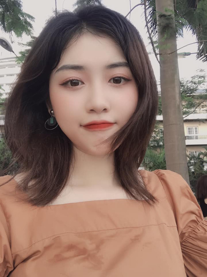 Ngoài việc học trên lớp, hotgirl Thanh Hóa còn nhận làm mẫu ảnh, quay các video...