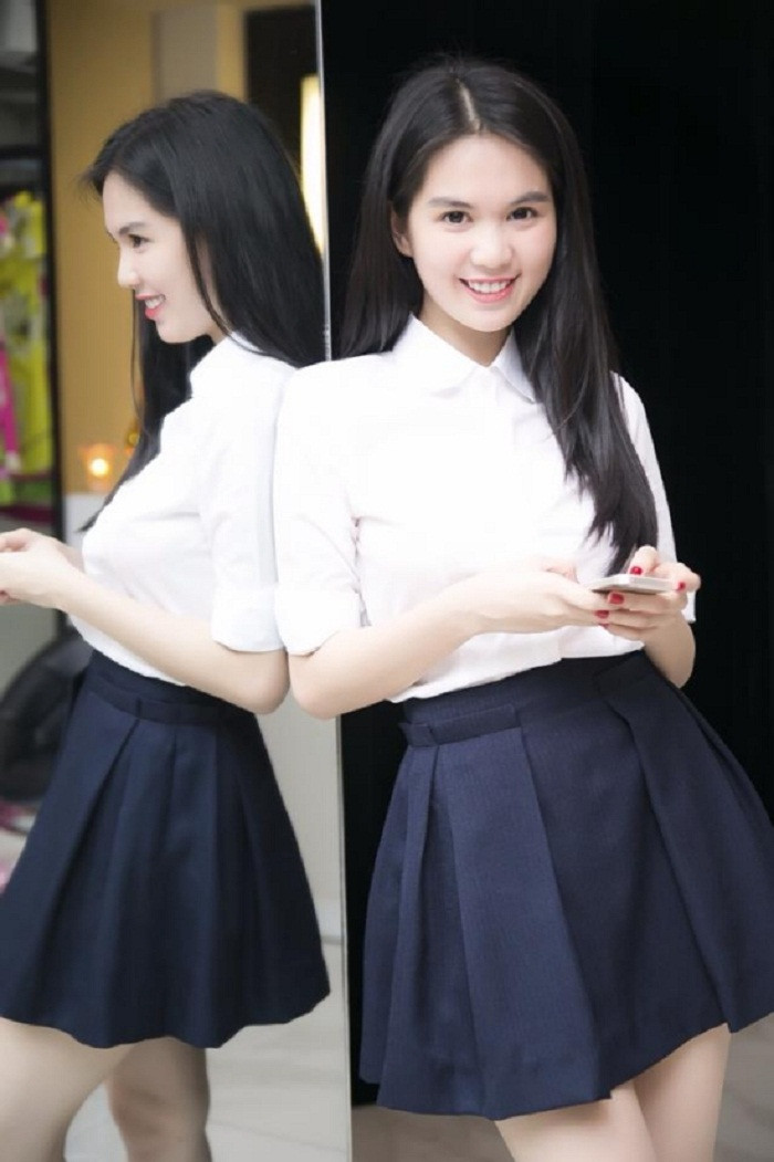 Đây không phải lần đầu Ngọc Trinh lên đồ style thời trang nữ sinh.