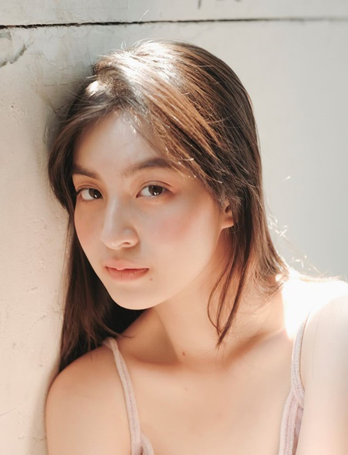 Diện style nào, Thảo Tâm luôn được khán giả khen ngợi hết lời nhan sắc xinh đẹp, quyến rũ và có nét điện ảnh.