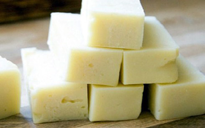 Đặc biệt, thói quen rán mỡ một lần để ăn dần cũng khiến mỡ dễ biến chất, nhiễm nấm mốc đầu độc sức khỏe.