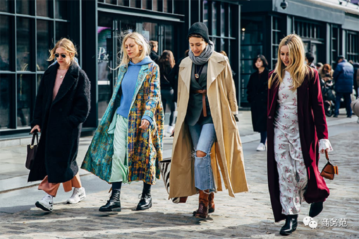 Đầu Đông, các thương hiệu thời trang thế giới liên tục đưa ra mẫu áo khoác giúp người mặc có nhiều lựa chọn phù hợp.