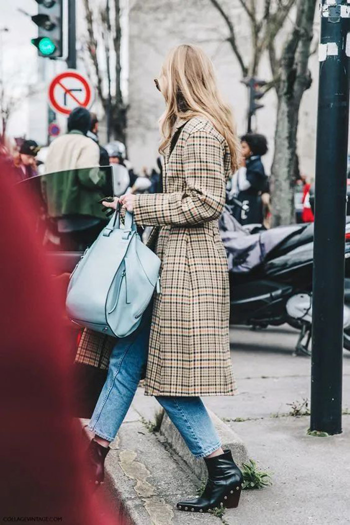 Cách phối đồ như vậy còn khiến chị em cảm giác như cao hơn một vài cm mà không cần bất kỳ ứng dụng chỉnh sửa nào khi lên hình.