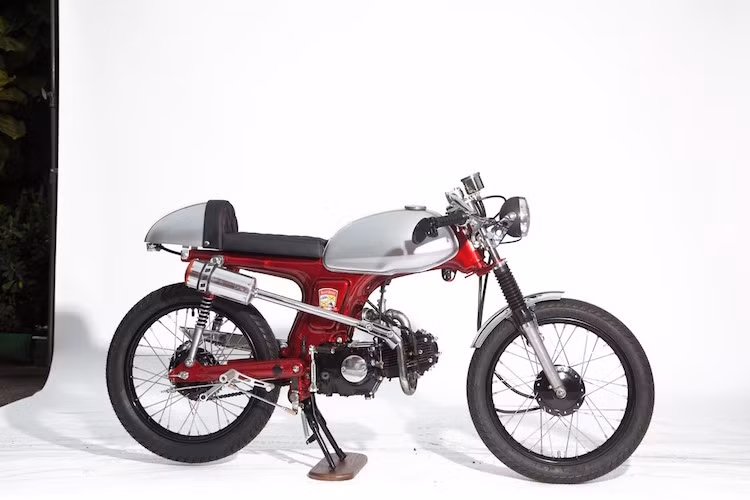 Theo thời gian, niềm đam mê và trình độ của Haven ngày càng lớn và cậu đã bắt đầu tính tới chuyện bắt đầu độ xe. Dự án xe độ đầu tiên của Haven là chiếc Honda CL70 đời 1970.