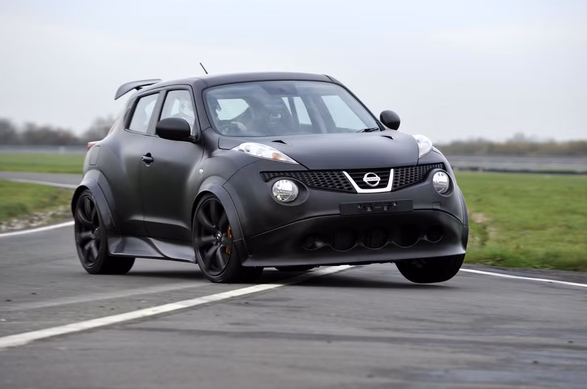 Nissan he lo “xe nho, trai tim to” mang ten Juke-R Nismo