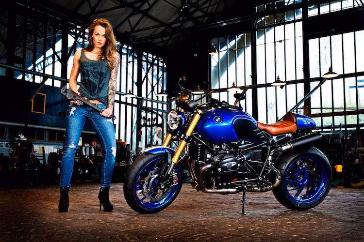 Kể từ khi được bán vào năm 2014, chiếc môtô BMW R nine T đã được các biker và giới độ xe trên toàn Thế giới hưởng ứng nhiệt liệt bởi kiểu dáng cổ điển và tính dễ độ của mình.