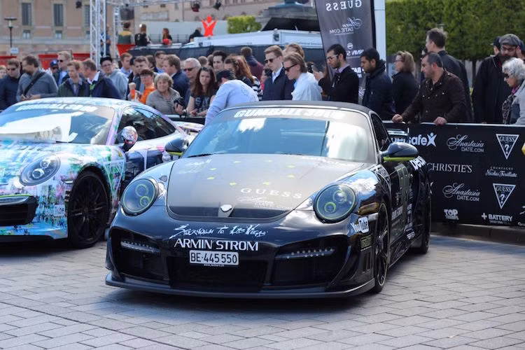 Một chiếc Porsche 911 độ "full bài" bởi hãng TechArt tới từ Đức.