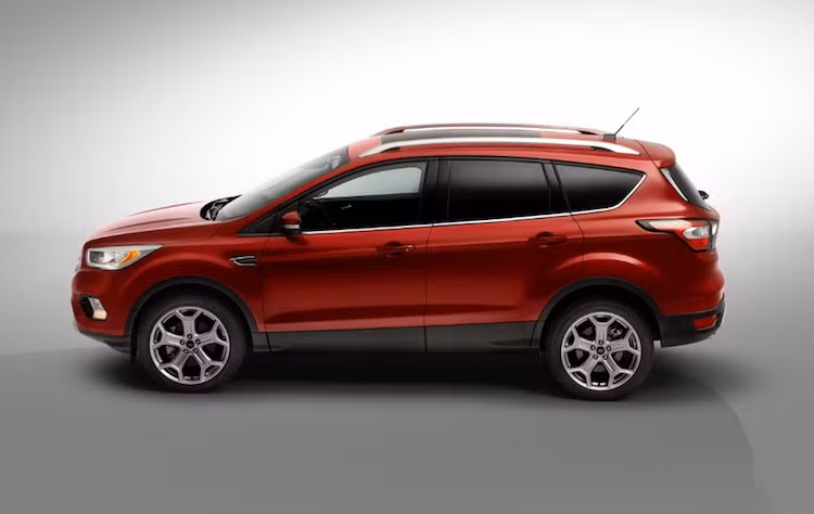 Ngoài ra chiếc xe còn có thêm 3 màu mới, cùng với 6 tùy chọn mâm với các thiết kế khác nhau.