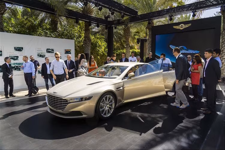 Lagonda mới là sự "hồi sinh" của mẫu sedan Lagonda, được Aston Martin sản xuất từ năm 1976 - 1985.