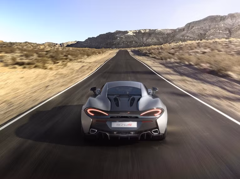 McLaren hiện chưa công bố giá của 570S, nhưng trước đó hãng nói rằng chiếc xe sẽ chỉ đắt tương đương Porsche 911 Turbo. Như vậy, giá của xe có thể nằm trong khoảng 150.000 USD (3,233 tỉ VND).