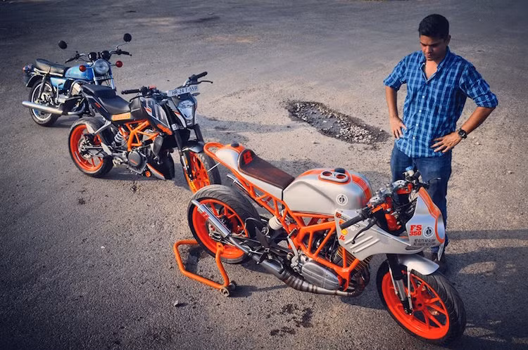 Với những kinh nghiệm có được từ Flying Sikh, Aseem hiện đang có kế hoạch mở một xưởng độ riêng của mình với tên gọi Inline3. Hiện anh đang theo học tiếp một lớp dạy hàn MIG, TIG và tạo hình kim loại chuyên nghiệp để có thể thực hiện ước mơ này.