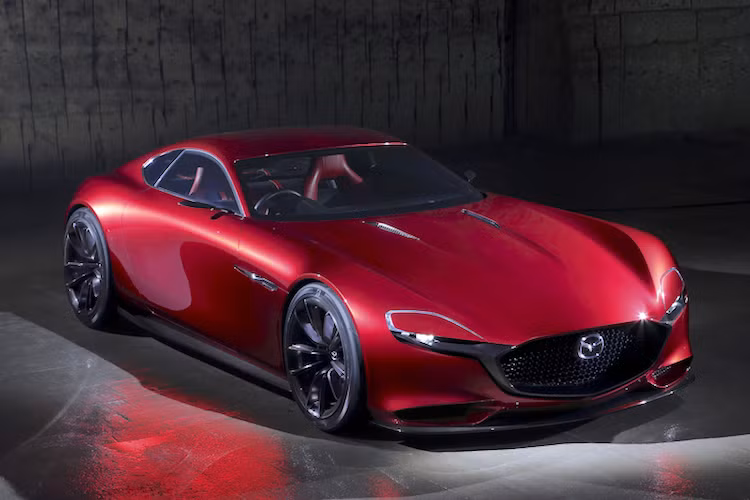 Theo Mazda, nếu như đưa chiếc RX-VISION ra thị trường vào năm 2017, họ sẽ không cần phải sử dụng tới công nghệ hybrid, thay vào đó sẽ chỉ sử dụng tăng áp để nâng cao hiệu năng và giảm nồng độ khí thải của xe.