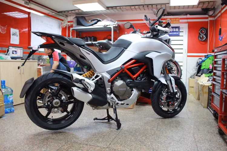 Được biết, chiếc Ducati Multistrada 2015 hoàn toàn sẽ được ra mắt chính thức tại Việt Nam vào cuối tuần này từ nhà phân phối chính hãng Ducati tại Việt Nam.