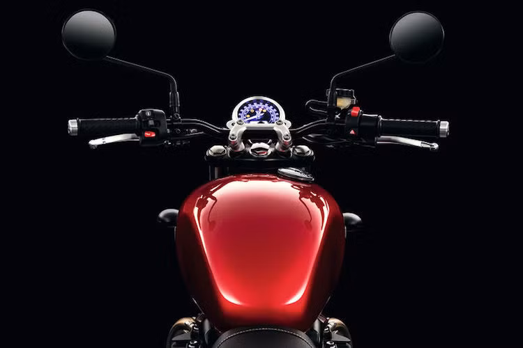 Những công nghệ hỗ trợ người lái cũng đã được Triumph chú trọng hơn trên mẫu xe mới này với tay ga điện tử, hệ thống điều khiển lực kéo, côn trượt, ABS...