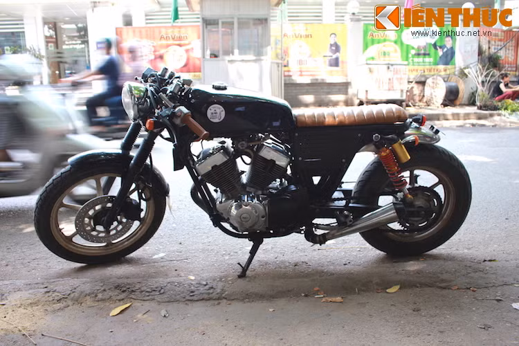 Do có lốp sau size nhỏ nên hiện xe trông vẫn chưa cân đối lắm.