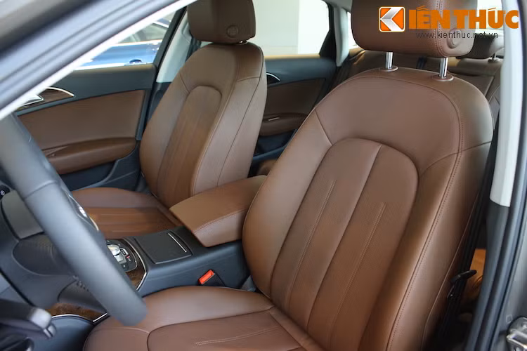 Bên cạnh tính năng điều chỉnh điện, Audi còn cung cấp các tuỳ chọn hệ thống quạt gió và massage cho ghế xe.