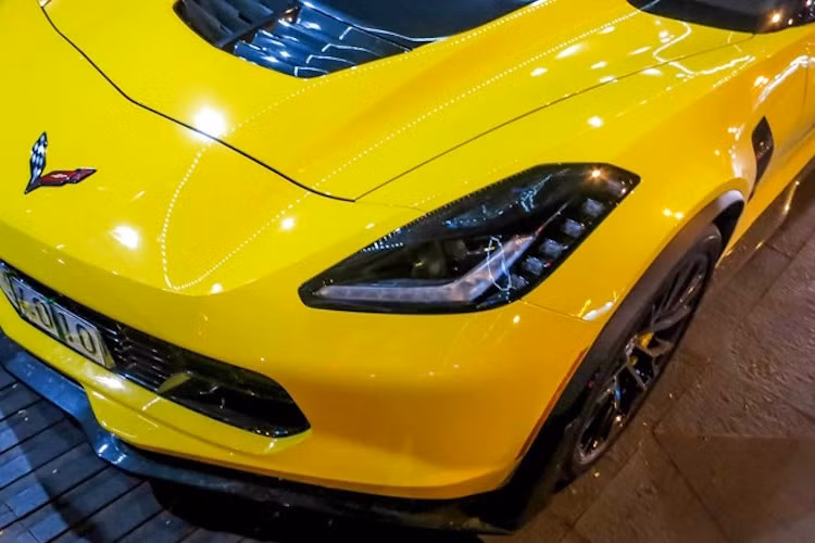 Là phiên bản hiệu năng cao của dòng xe thể thao huyền thoại Chevrolet Corvette thế hệ mới nhất C7 Stingray, Z06 được trang bị hàng loạt các chi tiết mới nhằm nâng cao hiệu năng vận hành của xe.
