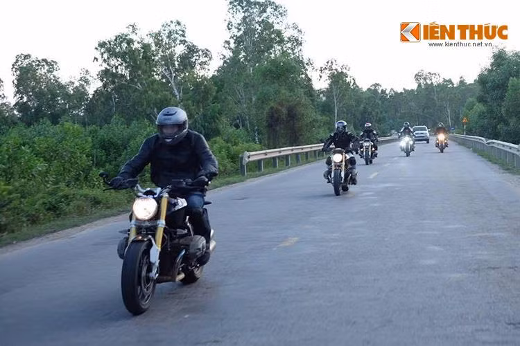 Đối với các thành viên trong đoàn, mỗi chuyến đi, hành trình ngoài việc được cầm lái và trải nghiệm chiếc xe - những cảm xúc và vẻ đẹp trên mỗi cung đường luôn là những điều tuyệt vời nhất.