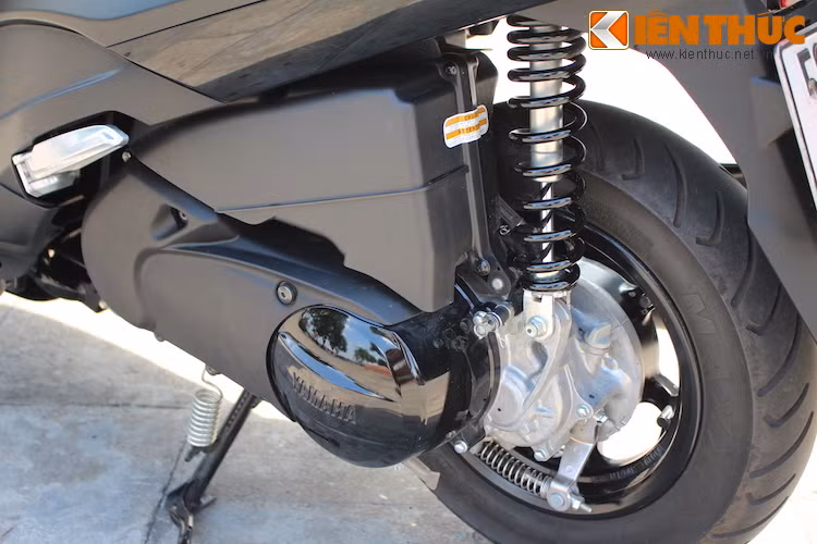 Yamaha Acruzo được trang bị động cơ Blue Core dung tích 125cc, 4 thì, xy lanh đơn SOHC, 2 van, làm mát bằng không khí, hệ thống phun xăng điện tử và truyền động vô cấp CVT.