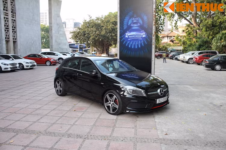 Tại Mercedes-Benz Fashion Week 2015, hãng xe sang Đức sẽ đem tới gần như tất cả các dòng xe hiện tại trên Thế giới, cũng như hội thụ đầy đủ các sản phẩm được bán tại Việt Nam.