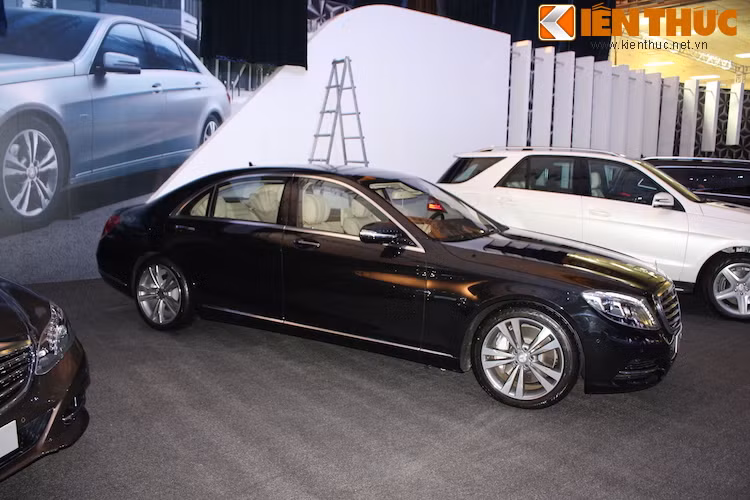 Tại Mercedes-Benz Fashion Week 2015, khách hàng sẽ có dịp được chiêm ngưỡng các dòng xe truyền thống của Mercedes như C, E và S-Class, bên cạnh các dòng SUV như GLA, GLE (M-Class) hay GLS (GL-Class)...