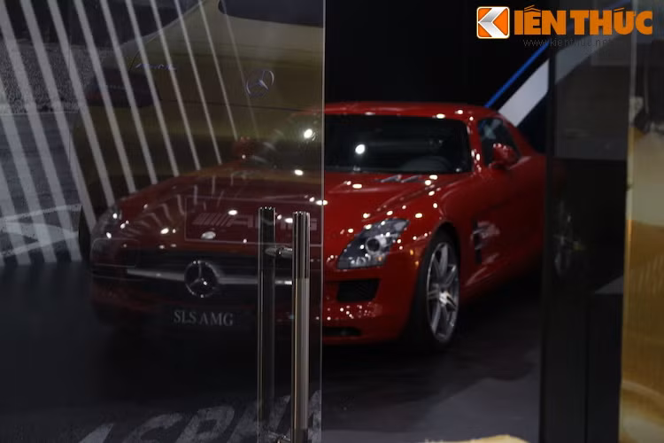 Đặc biệt, Mercedes-Benz Fashion Week 2015 sẽ có một khu vực riêng dành cho các sản phẩm hiệu năng cao AMG. Tuy nhiên, những điểm hấp dẫn của khu vực này sẽ được giữ bí mật tới phút chót.