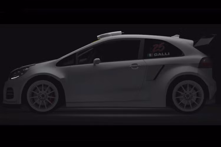 Ở hai bên thân xe, chiếc Kia Rio đã được nới rộng các hốc bánh để có thể lắp được loại lốp rally chuyên dụng với bản lớn hơn.