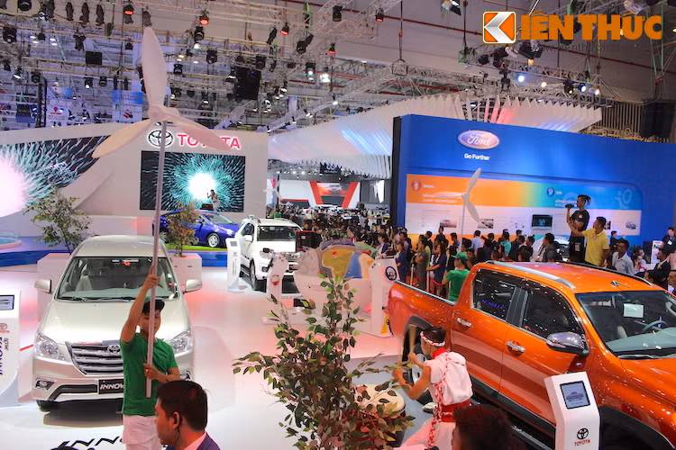 Thông qua khu trưng bày tại VMS 2015, Toyota cam kết sẽ tiếp tục đóng góp nhiều hơn cho sự phát triển bền vững và "chuyển động tiên phong" tại Việt Nam.