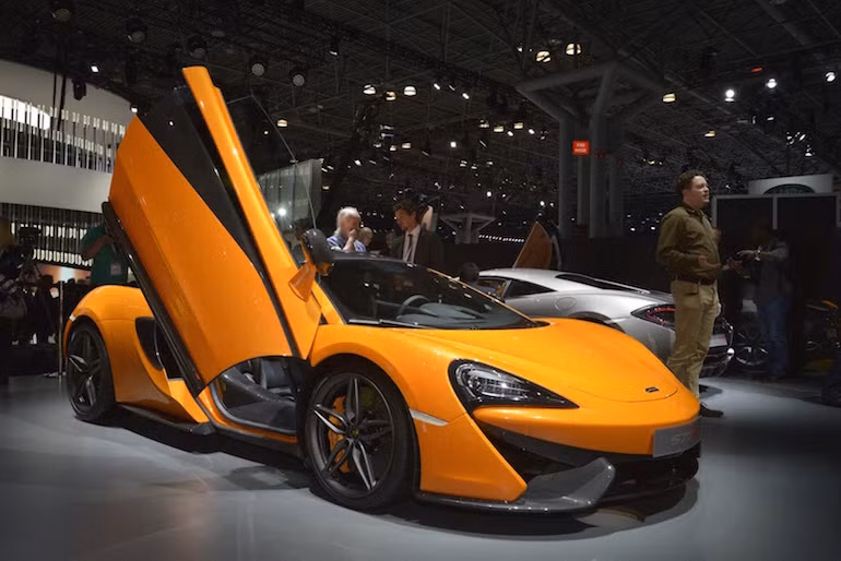 Trong khi mẫu siêu xe duy nhất được tung ra tại New York là McLaren 570S, với giá chỉ khoảng hơn 180.000 USD (3,8 tỉ VND).