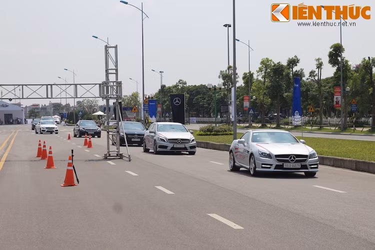 Học viện lái xe an toàn Mercedes-Benz 2015 được chia thành 3 phần chính.