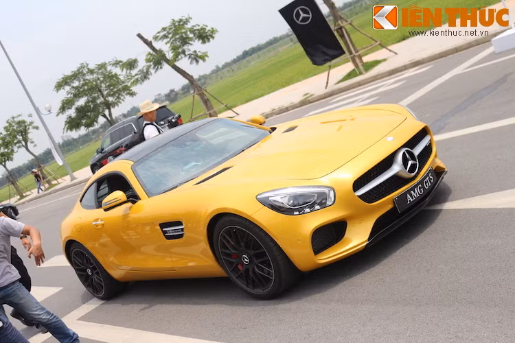 Đặc biệt, siêu xe AMG GT S mới nhất với giá hơn 8 tỉ cũng góp mặt tại sự kiện.