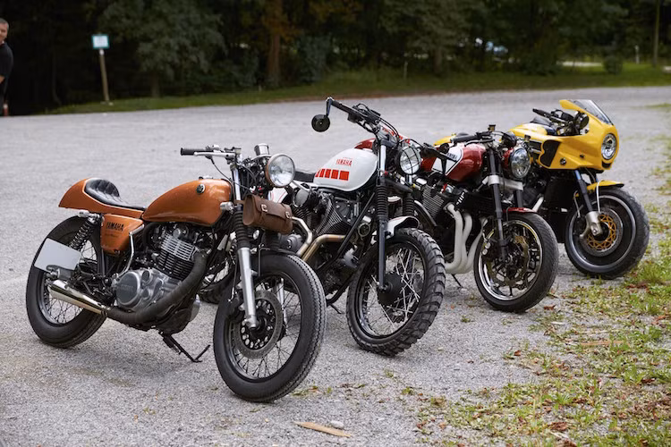 4 chiếc môtô Yamaha độ vừa giành giải thưởng Dealer Bult 2015 tới từ các đại lý chính hãng ở Pháp, Đức, Tây Ban Nha và Bồ Đào Nha.