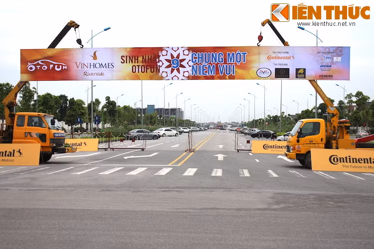 Thành lập từ năm 2006, với khởi đầu là một diễn đàn online dành cho những người yêu xe hơi tại Việt Nam, tới nay diễn đàn Otofun đã trở thành một cộng đồng lớn mạnh để giúp những người chủ sở hữu xe hơi trên cả nước có được một sân chơi lành mạnh, bổ ích, giao lưu và chia sẻ kinh nghiệm.