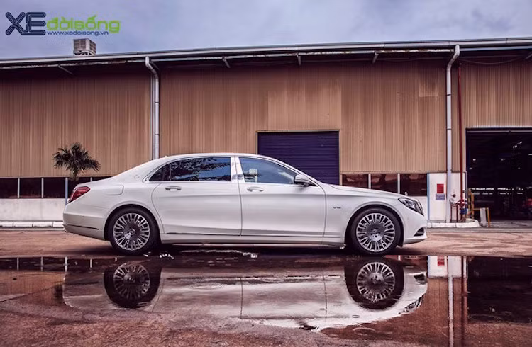 Hiện tại, Maybach S600 đang giữ "ngôi vương" mẫu xe đắt nhất do MBV phân phối, với giá bán lên tới 9,669 tỷ đồng.