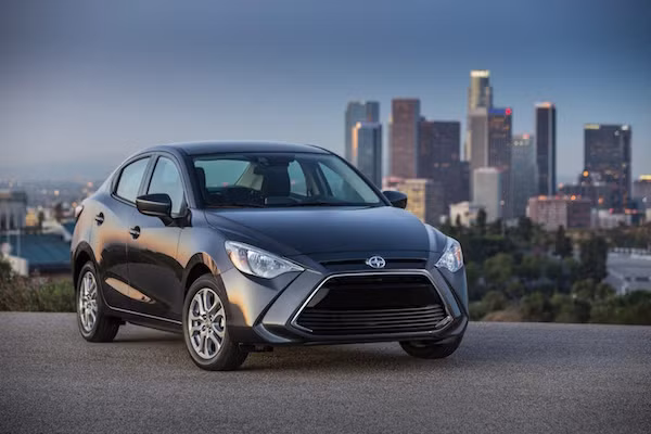 Scion iA giống tới 95% so với Mazda 2.