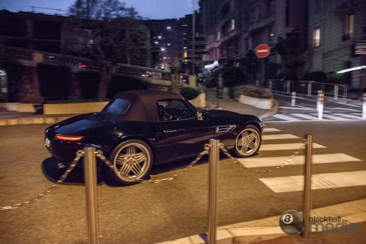 Không có giá đắt như những chiếc xe trên, nhưng BMW Z8 vẫn là một mẫu xe hiếm trên Thế giới. Có ít nhất 4 chiếc đang lưu hành trên đường phố Monaco.
