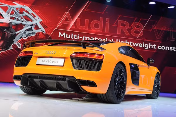 Audi R8 phien ban 2016 chot gia 4,07 ti dong-Hinh-2