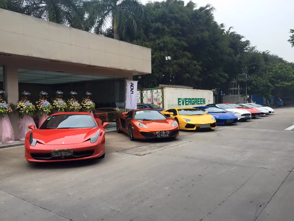 Với đầy đủ các thương hiệu siêu xe nổi tiếng hiện nay, thuộc mọi phân khúc siêu xe.