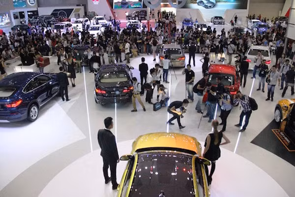 “Doi” VAMA, xe nhap khau tinh duong mo trien lam rieng-Hinh-2